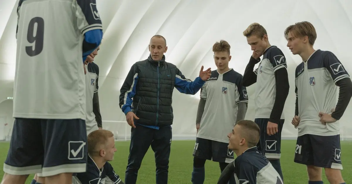 10 Tips for Effective Communication in Sports Teams