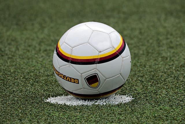 10 Essential Tips for Choosing the Right Sports Equipment
